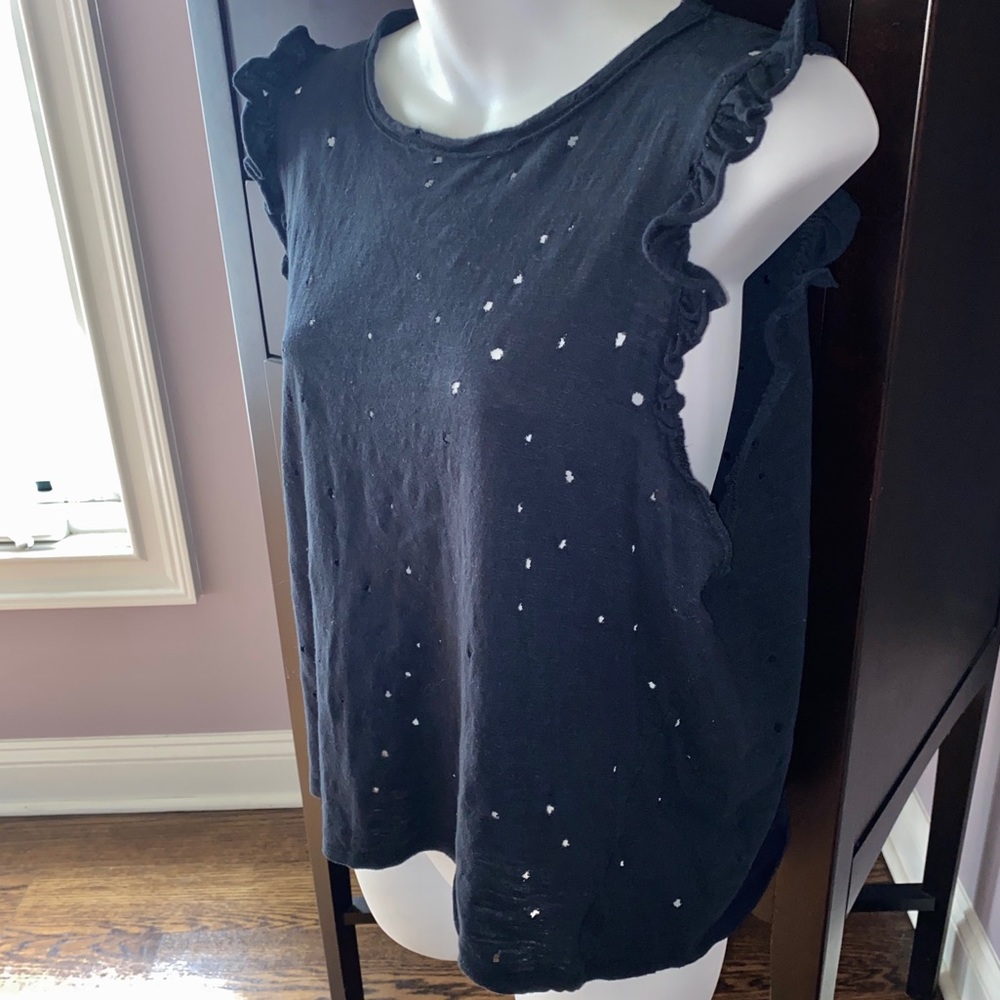 Lavender Field Ruffled Sleeveless Distressed Top L
